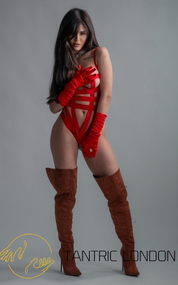 Jade gallery image 10178